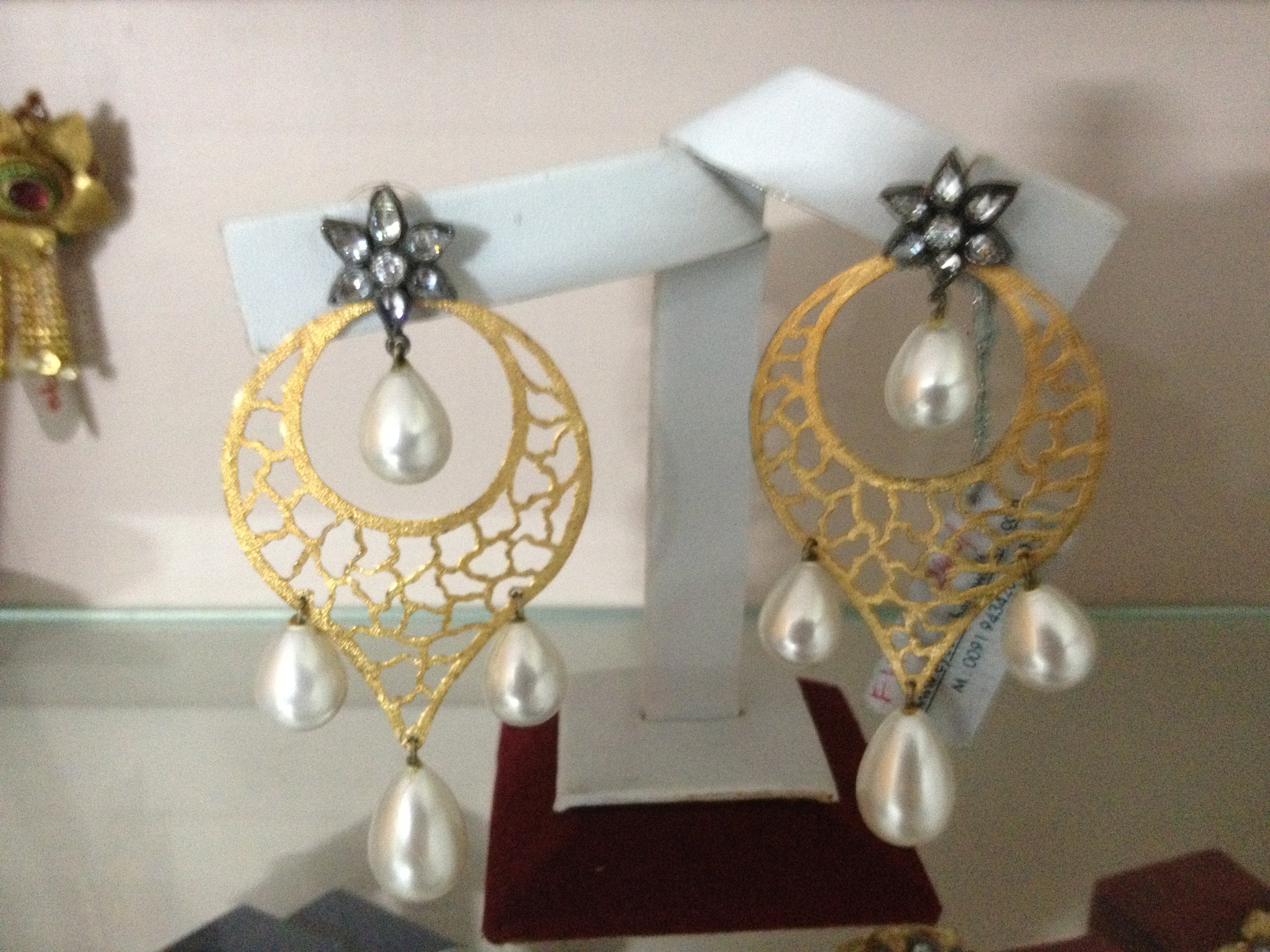 Manufacturers Exporters and Wholesale Suppliers of EXCLUSIVE NECKSTATEMENT Kolkata West Bengal
